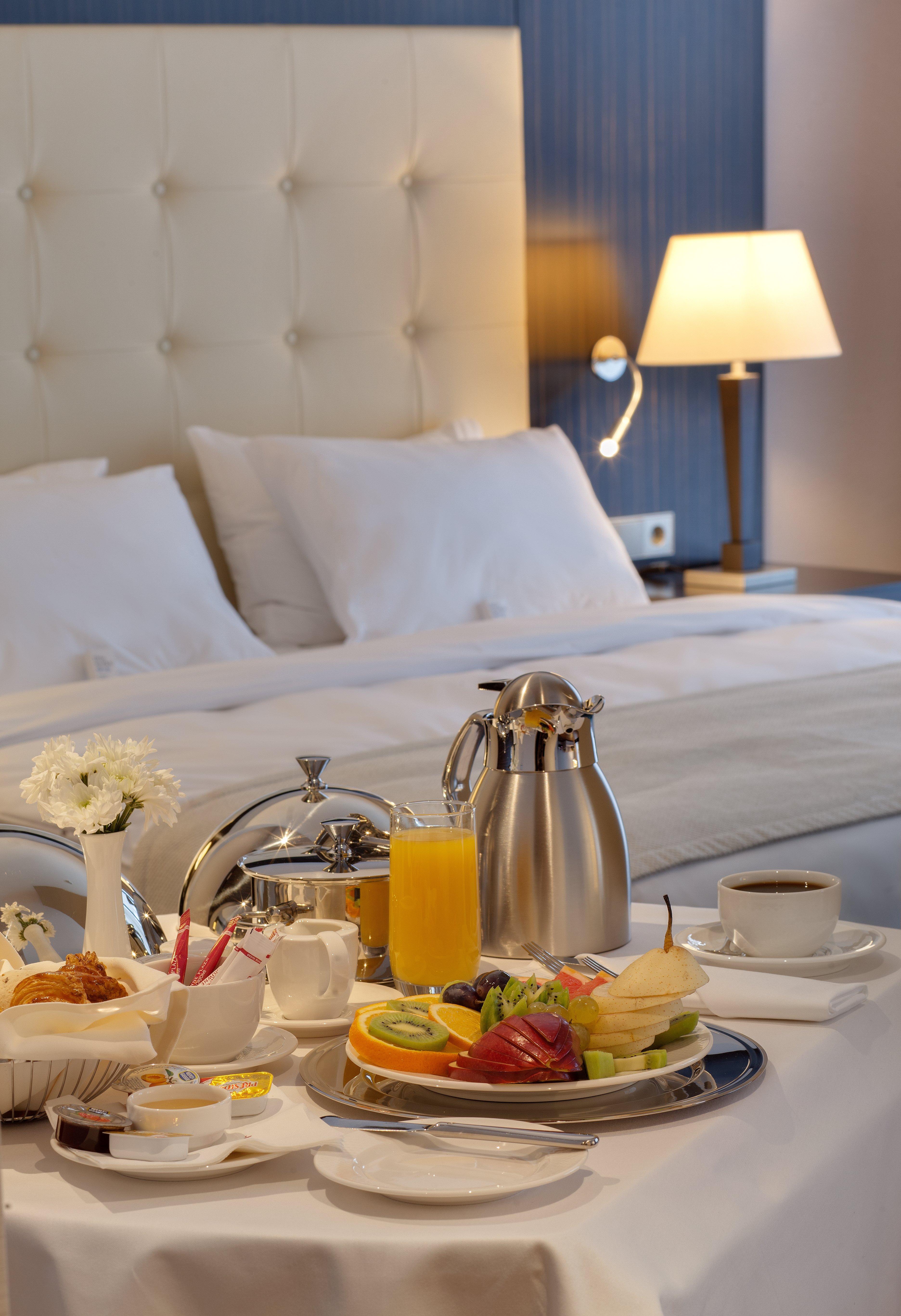 Crowne Plaza - Borjomi By Ihg Hotel Екстериор снимка Room service