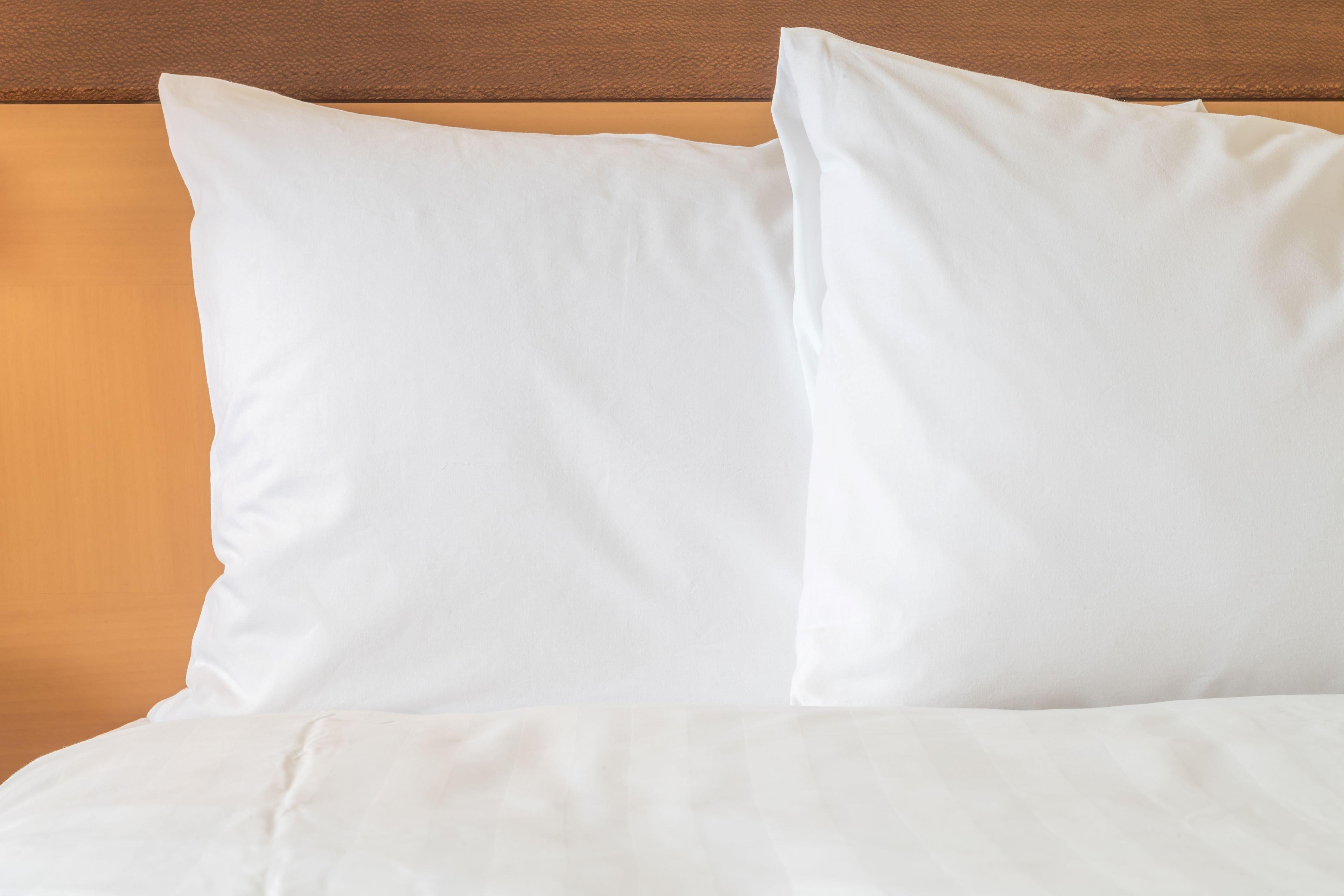 Crowne Plaza - Borjomi By Ihg Hotel Екстериор снимка Two pillows on a bed