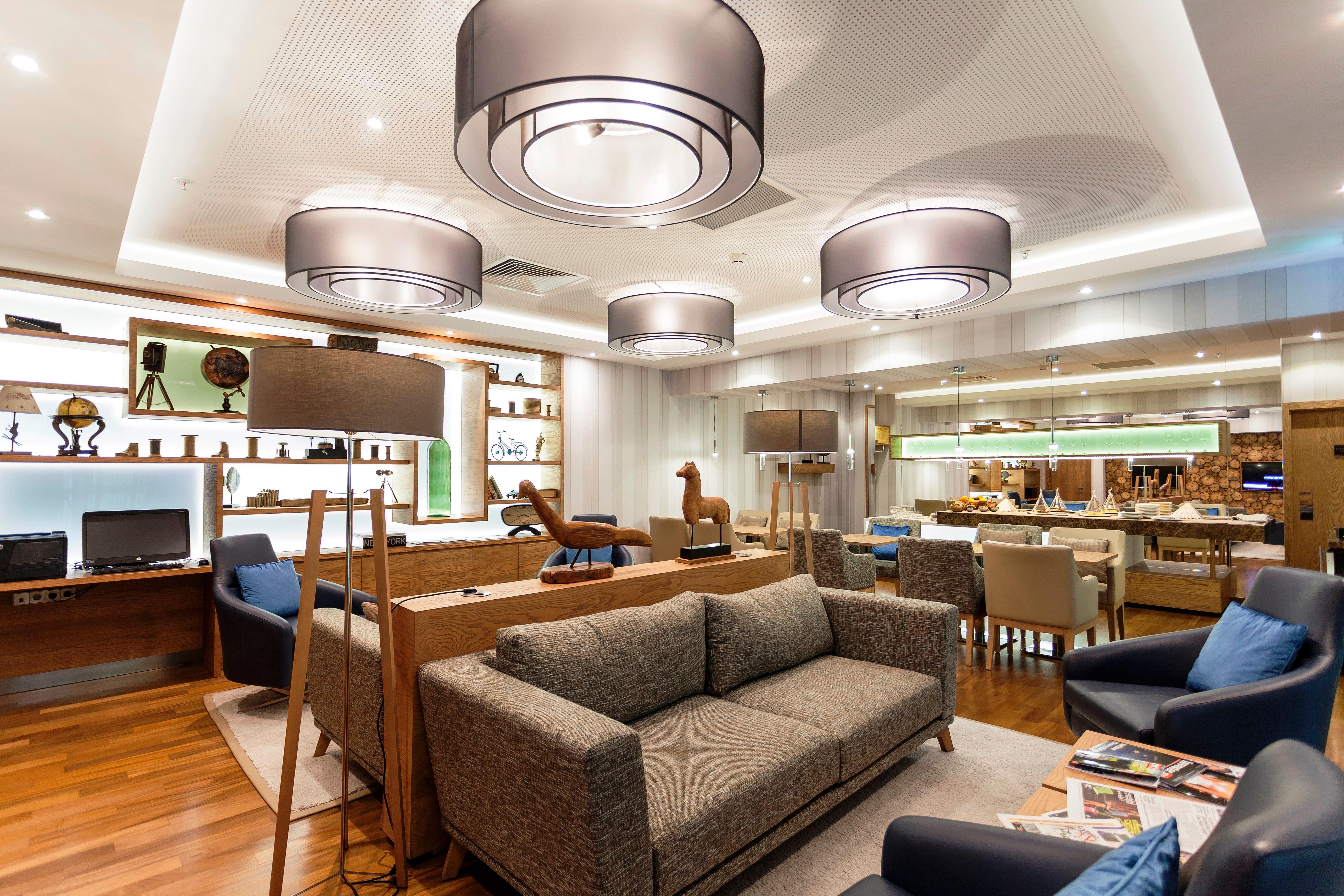 Crowne Plaza - Borjomi By Ihg Hotel Екстериор снимка The lounge at the airport