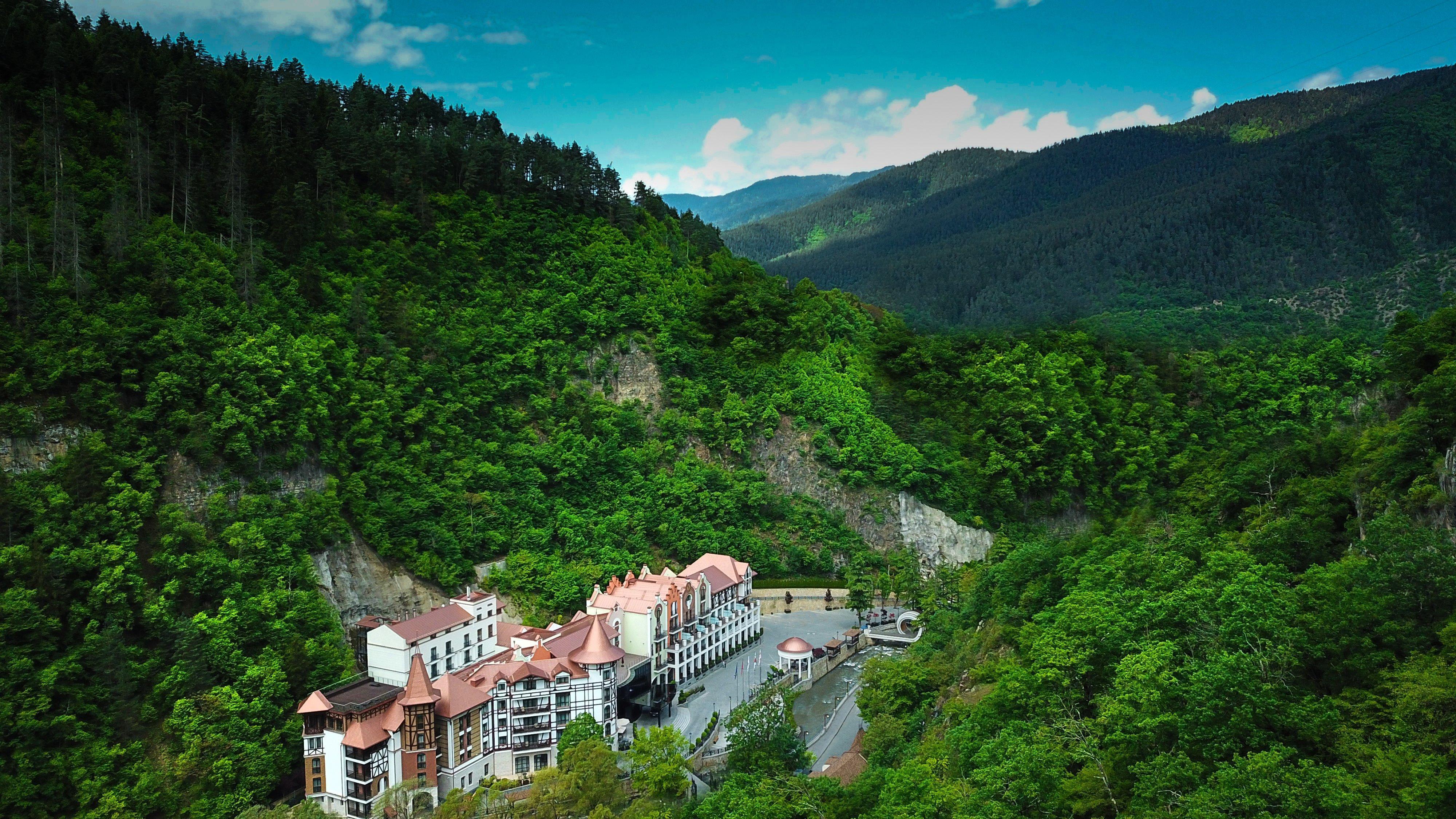 Crowne Plaza - Borjomi By Ihg Hotel Екстериор снимка The resort