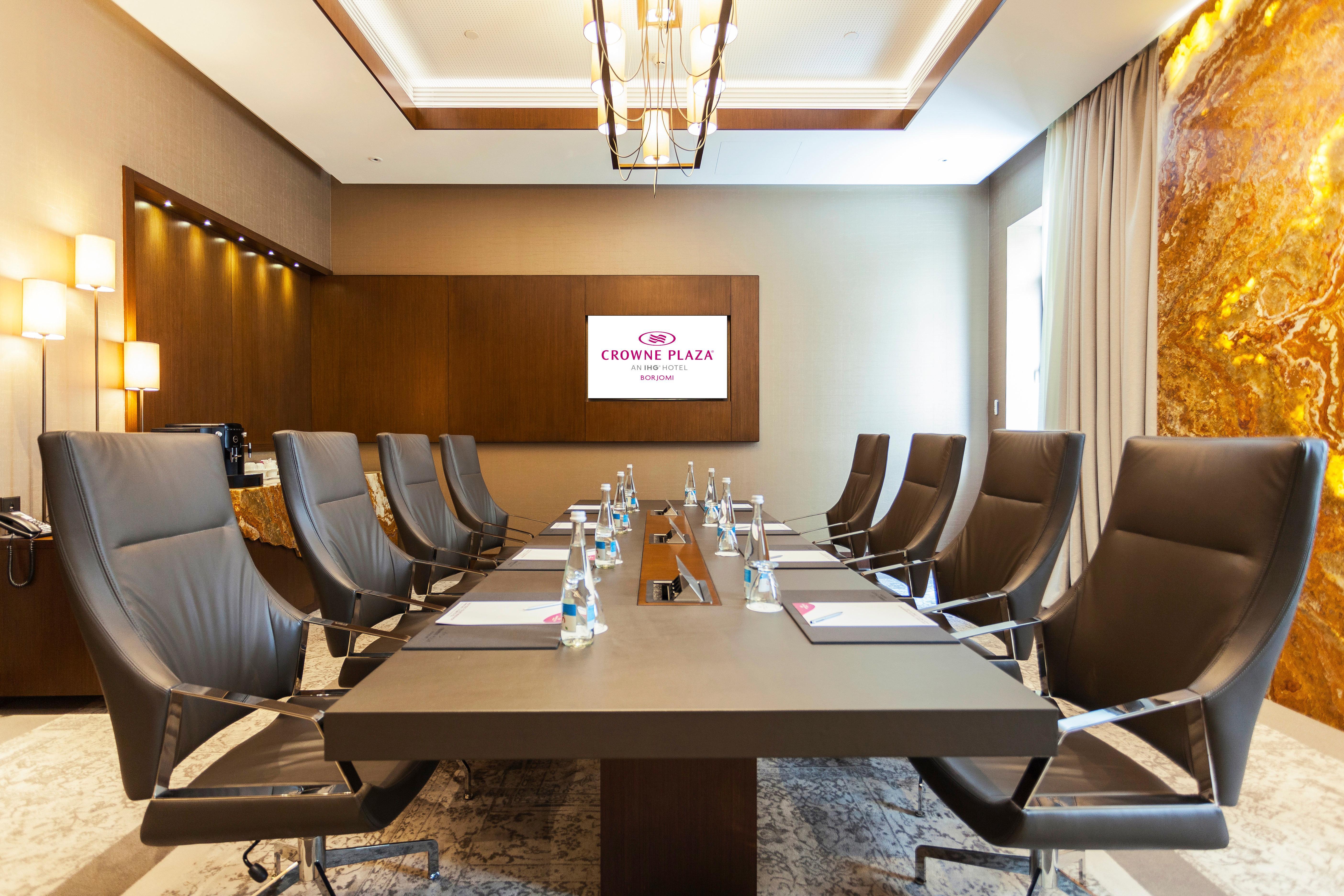 Crowne Plaza - Borjomi By Ihg Hotel Екстериор снимка Meeting room