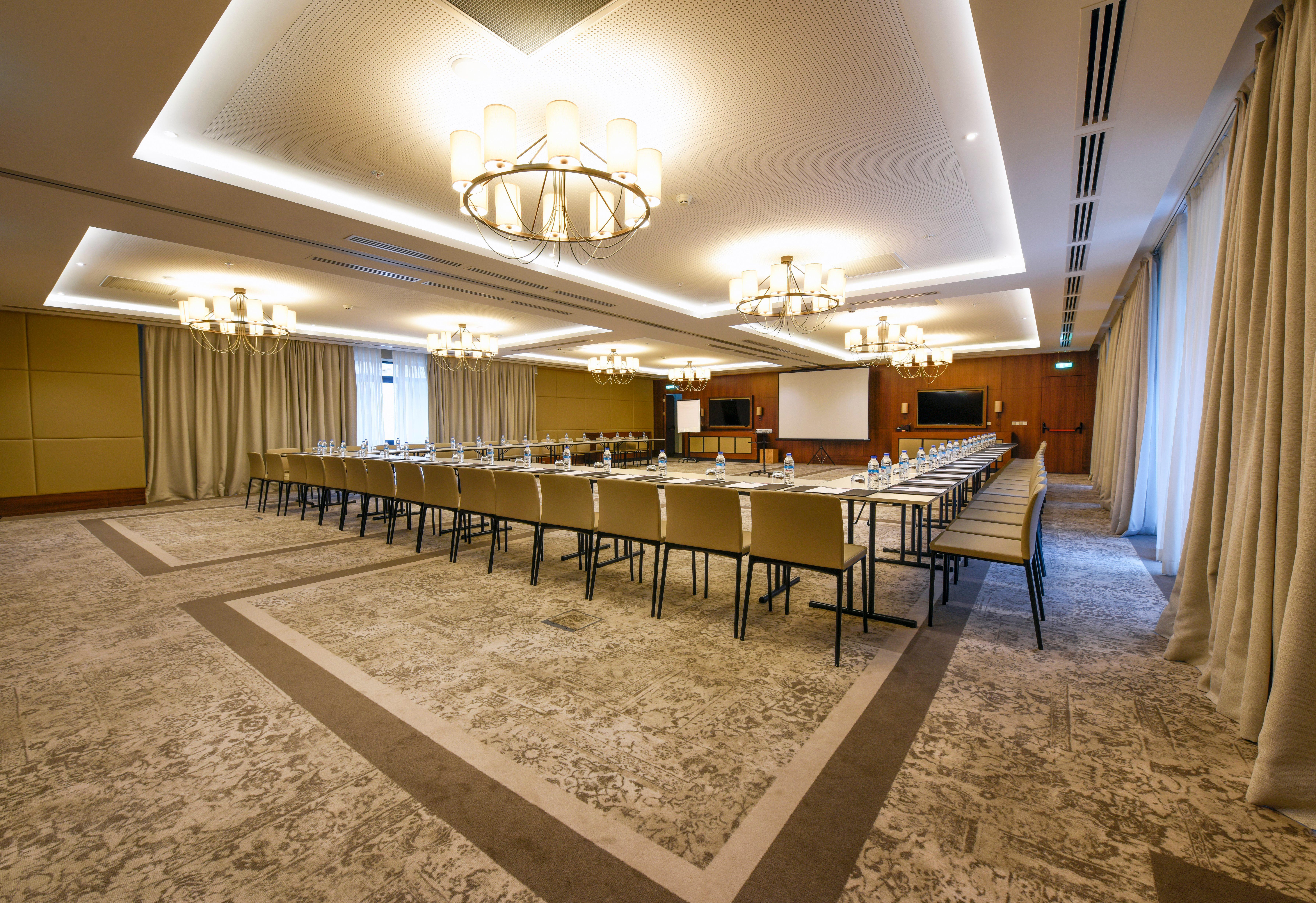 Crowne Plaza - Borjomi By Ihg Hotel Екстериор снимка Meeting room